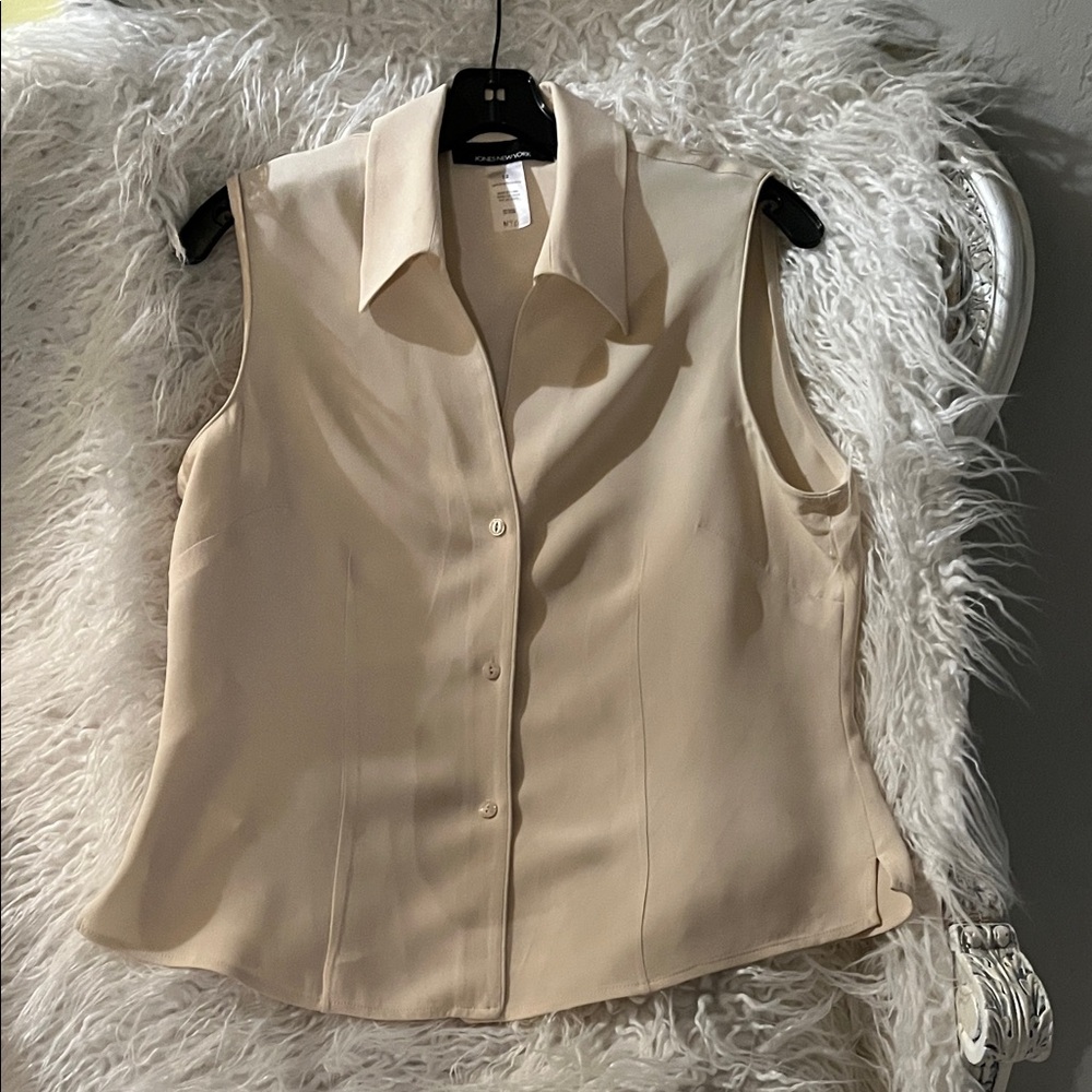 Chic Cream Sleeveless Button Down Shirt